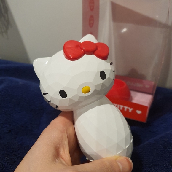 Hello Kitty 4D Facial Brush ( not new) - Picture 7 of 8